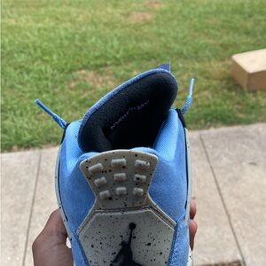 Jordan 4 university blue
